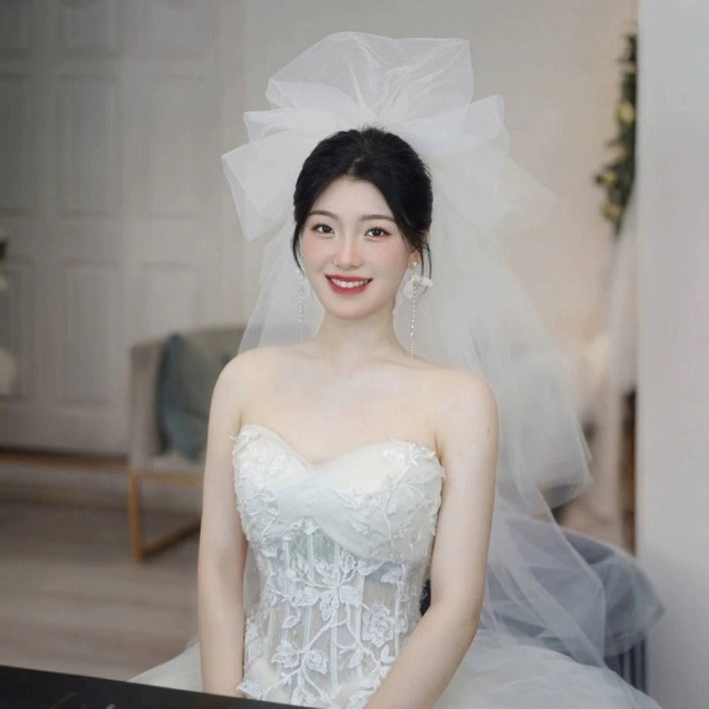 Elegant Korean-Style Wedding Dress with Fluffy Veil - White Lace & Tulle Bridal Gown, Ruffled Sleeves, and Floral Embellishments for Weddings, Photo Shoots, and Formal Events, Wedding Dresses for Bride, Event Elegance, Sophisticated Craftsmanship