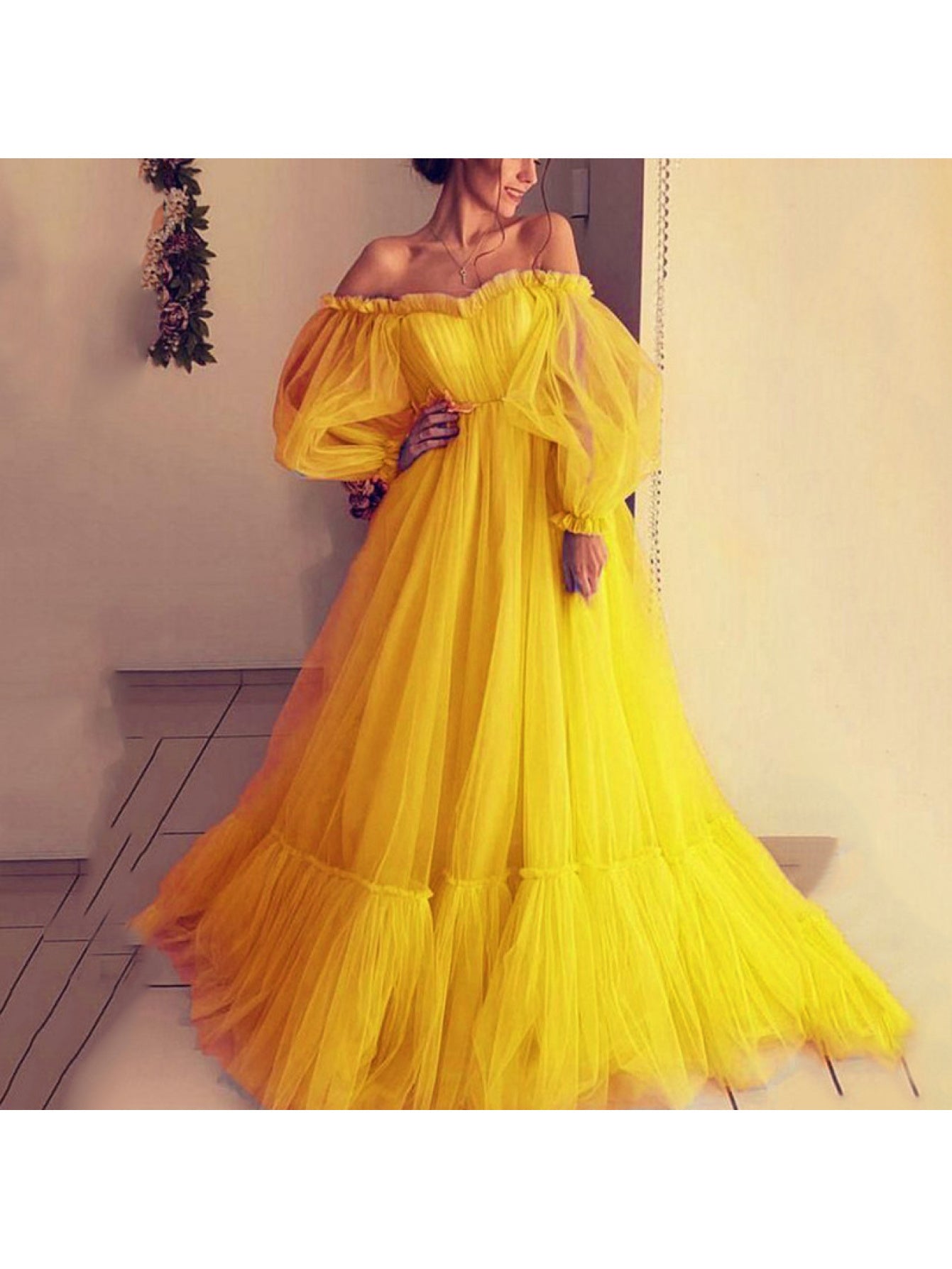 2025 New European and American Style Women's Fashion Off-Shoulder Mesh Long Sleeve Wedding Dress with Large Hem New Style