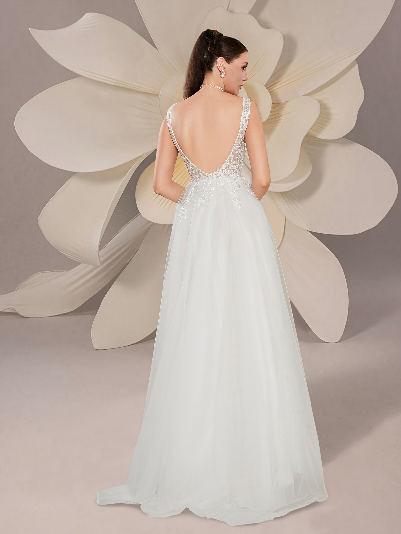Bride's Wedding Dress sleeveless Collar Butterfly Sequin Embroidery Decal A-line Wedding Dress