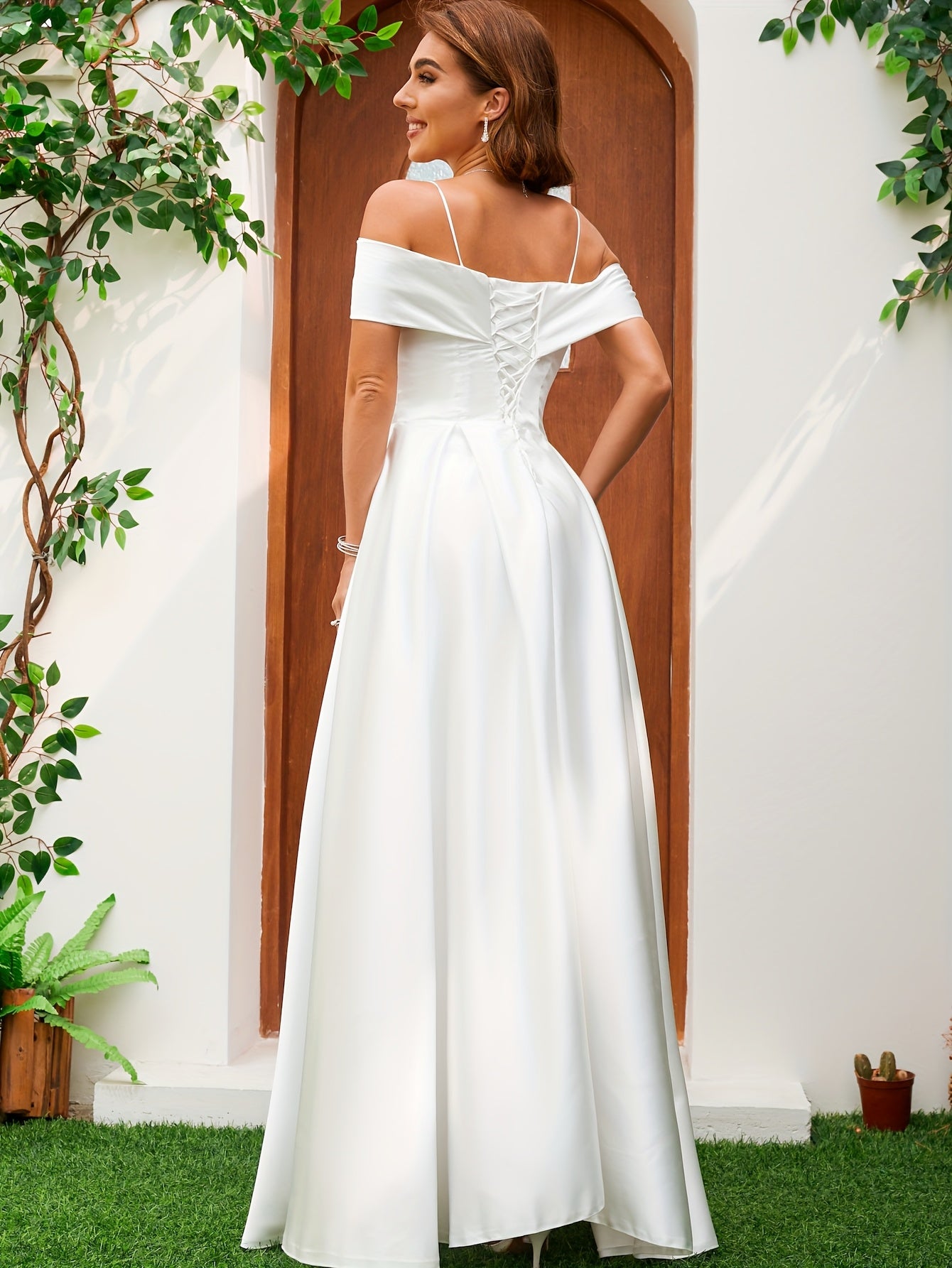 Women's Elegant Off-Shoulder Wedding Dress - Formal prom, Bridal gown with, Long Formal event, A-Line Skirt for a Flawless Wedding Day Look, Wedding Dresses for Bride, Delicate Detailing