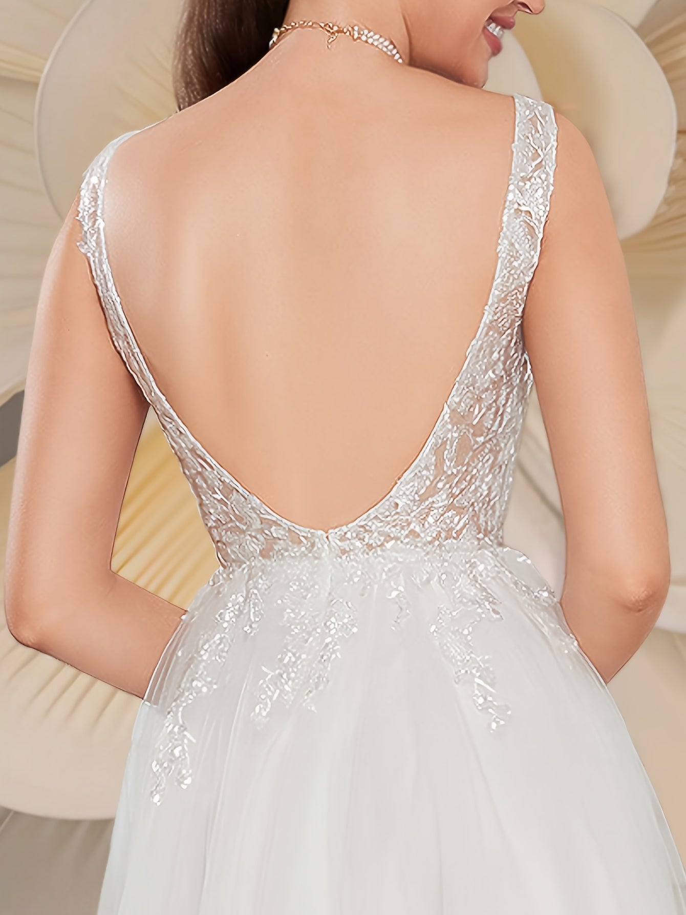 Bride's Wedding Dress sleeveless Collar Butterfly Sequin Embroidery Decal A-line Wedding Dress