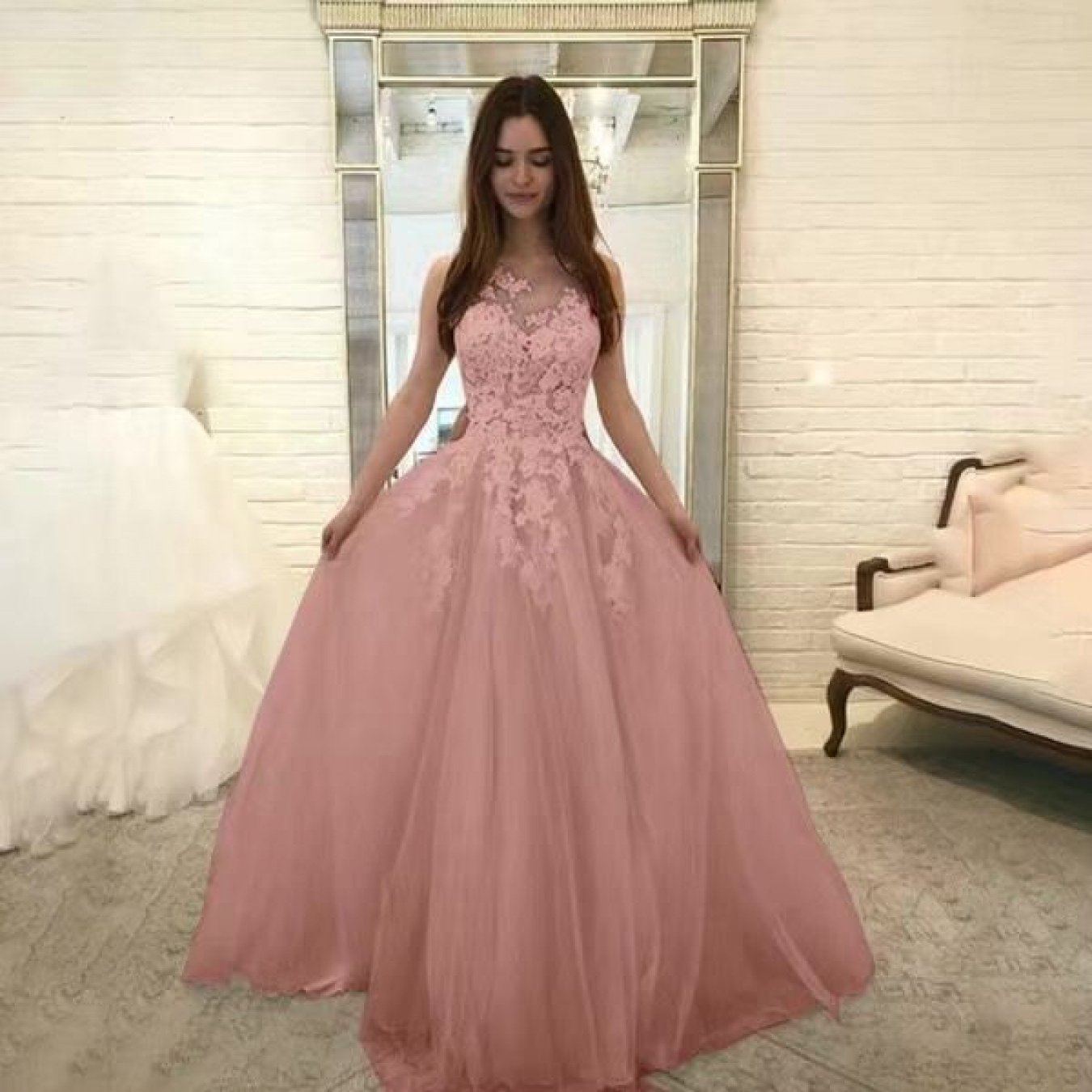 Women's Elegant Lace Wedding Dress - Long Formal evening gown with Hanging Neckline, Soft Lace Party dress for Bridal, Prom, Galas - Ready-to-Wear Formal Attire, Prom Clothing, Sophisticated Detailing