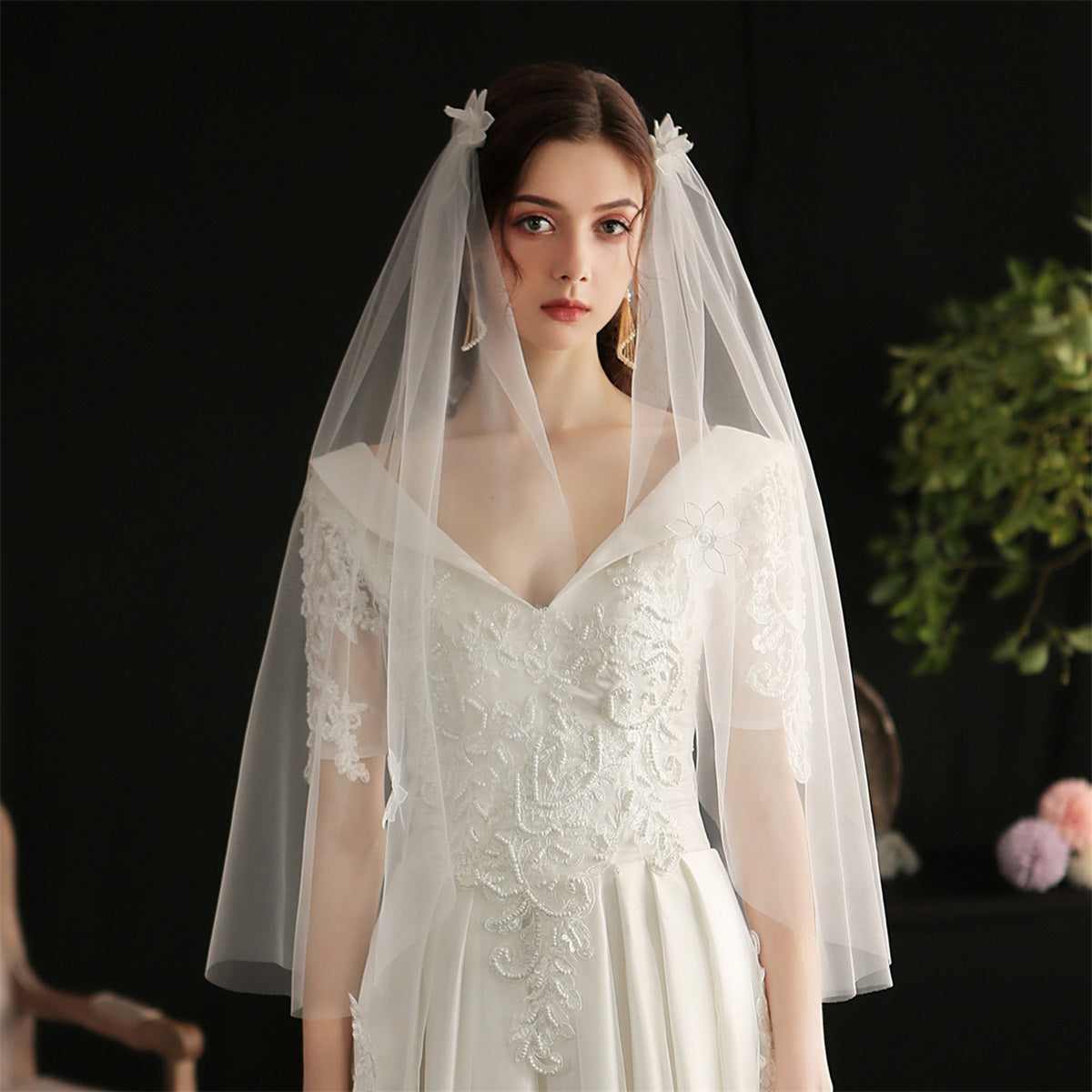 Elegant White Tulle Bridal Veil for Women - V-Neck with Floral Applique, Long Sleeve, Perfect for Weddings and Formal Events, Wedding Dress Accessory, Sophisticated Craftsmanship