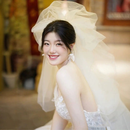 Elegant Korean-Style Wedding Dress with Fluffy Veil - White Lace & Tulle Bridal Gown, Ruffled Sleeves, and Floral Embellishments for Weddings, Photo Shoots, and Formal Events, Wedding Dresses for Bride, Event Elegance, Sophisticated Craftsmanship