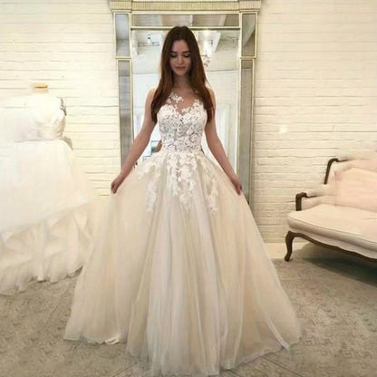 Women's Elegant Lace Wedding Dress - Long Formal evening gown with Hanging Neckline, Soft Lace Party dress for Bridal, Prom, Galas - Ready-to-Wear Formal Attire, Prom Clothing, Sophisticated Detailing